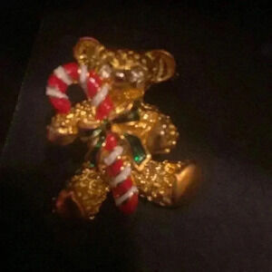 Vintage‎ Christmas brooch